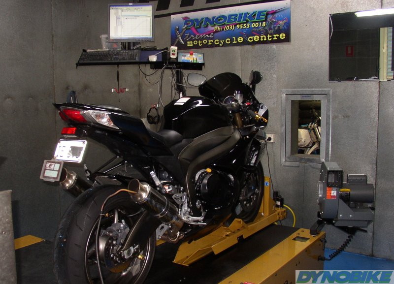 Suzuki_GSXR1000_K10_on_dyno.jpg