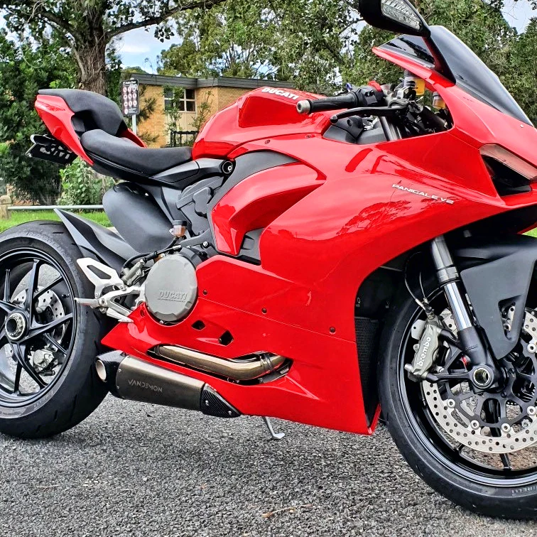 Ducati V2 Panigale & Streetfighter Titanium Belly Slip-On 2