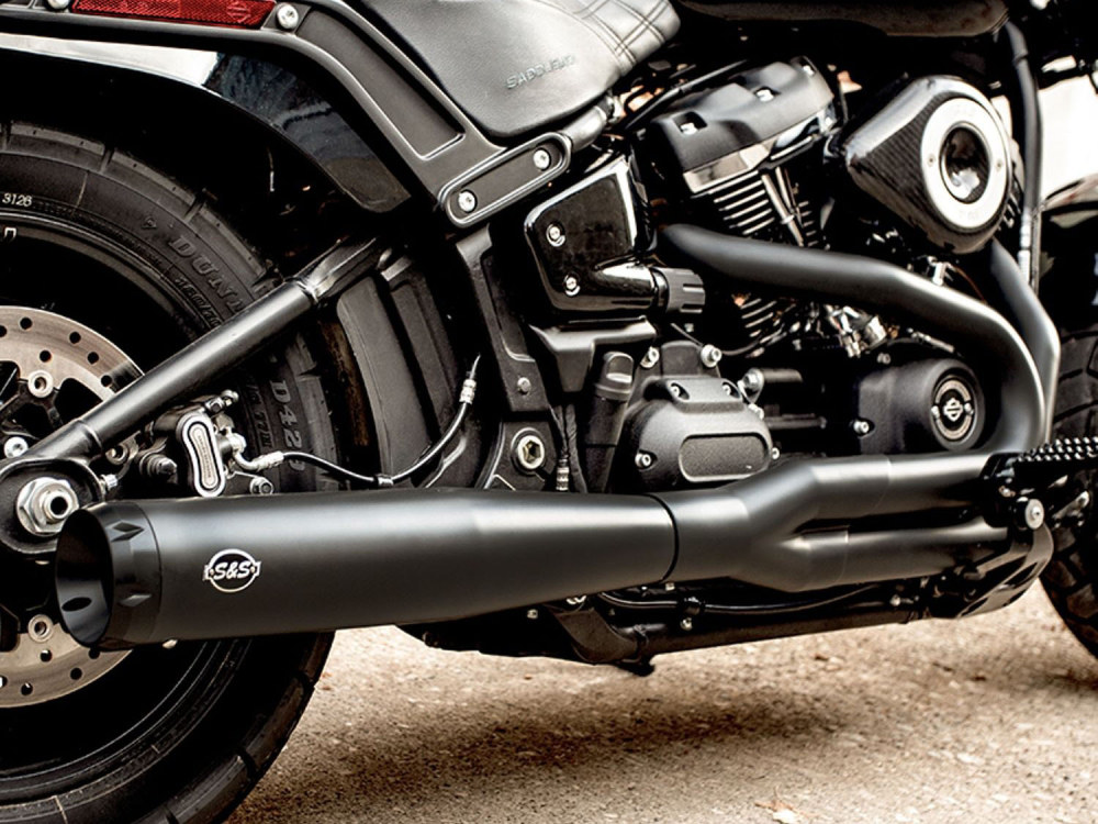 2-into-1 SuperStreet Exhaust – Black with Black End Cap. Fits Softail 2018up Non-240 Rear Tyre Models 1