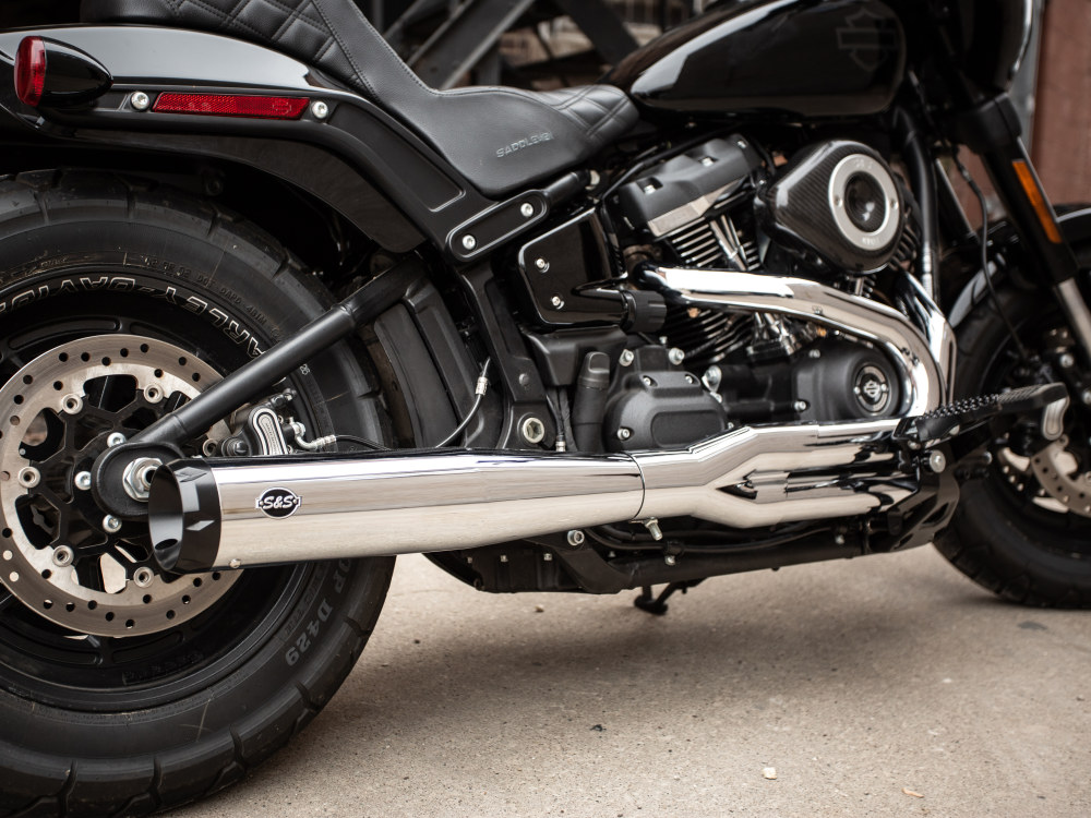 S&S 2-into-1 SuperStreet Exhaust – Chrome with Black End Cap. Fits Softail 2018up Non-240 Rear Tyre Models. 1