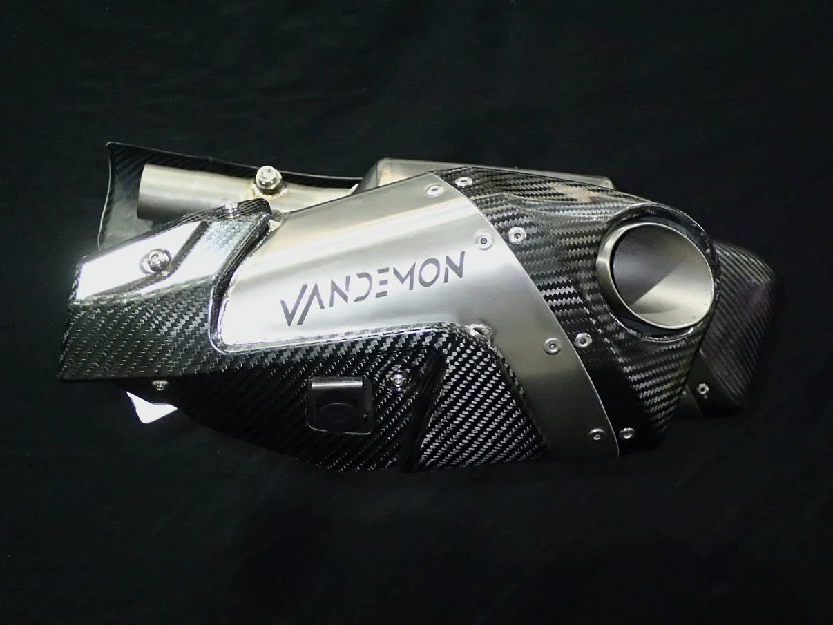 Vandemon Triumph Rocket 3 R & GT Stealth E-Valve Titanium Slip-On Mufflers 12